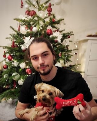 Takto si naši kolegovia užívaju Vianočné sviatky so svojimi miláčikmi🎁❤️ A čo vy ? Pošlite nám vašu fotku a my tie...